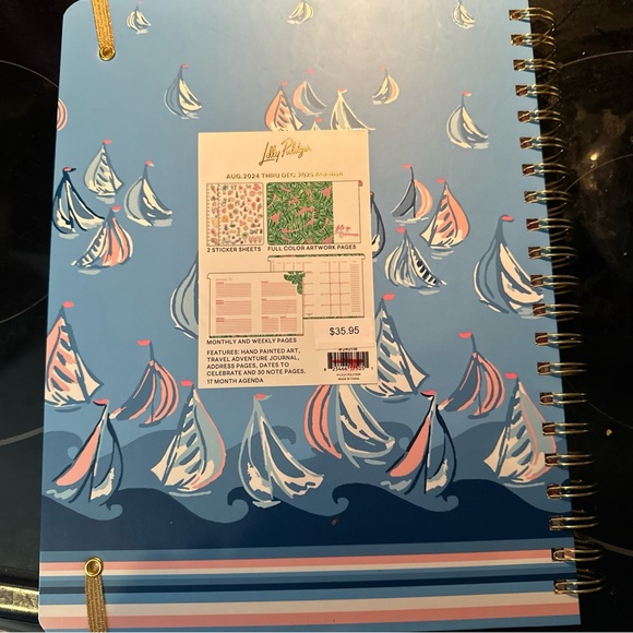 Lilly Pulitzer Daily Planner Dated August 2024 - December 2025 Weekly Agenda - Picture 10 of 11